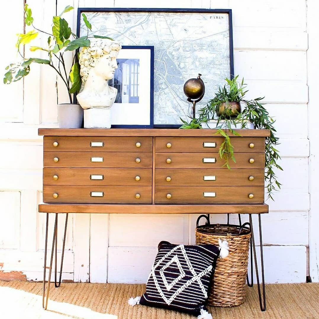 Retique It® Liquid Wood 8oz Light interior paint applied to a dresser with hairpin legs, showcasing a smooth wood finish.