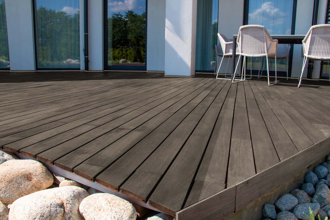 Retique It Multi-purpose Smooth Finish Kit (Large) in Harbor Gray for interior wood top coating, showing wood surface and finish tools.