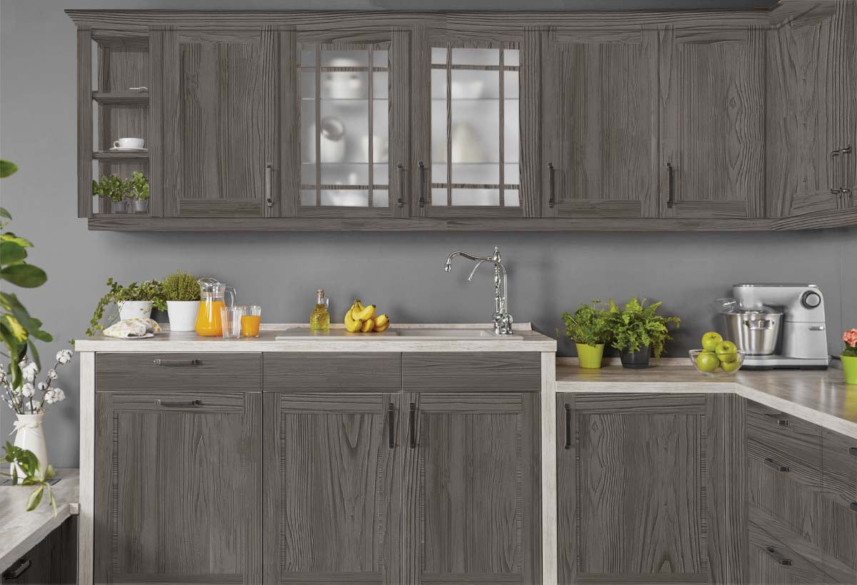 Retique It Wood'n Finish Kit in Harbor Gray for interior kitchen cabinets, featuring wood grain top coat application.
