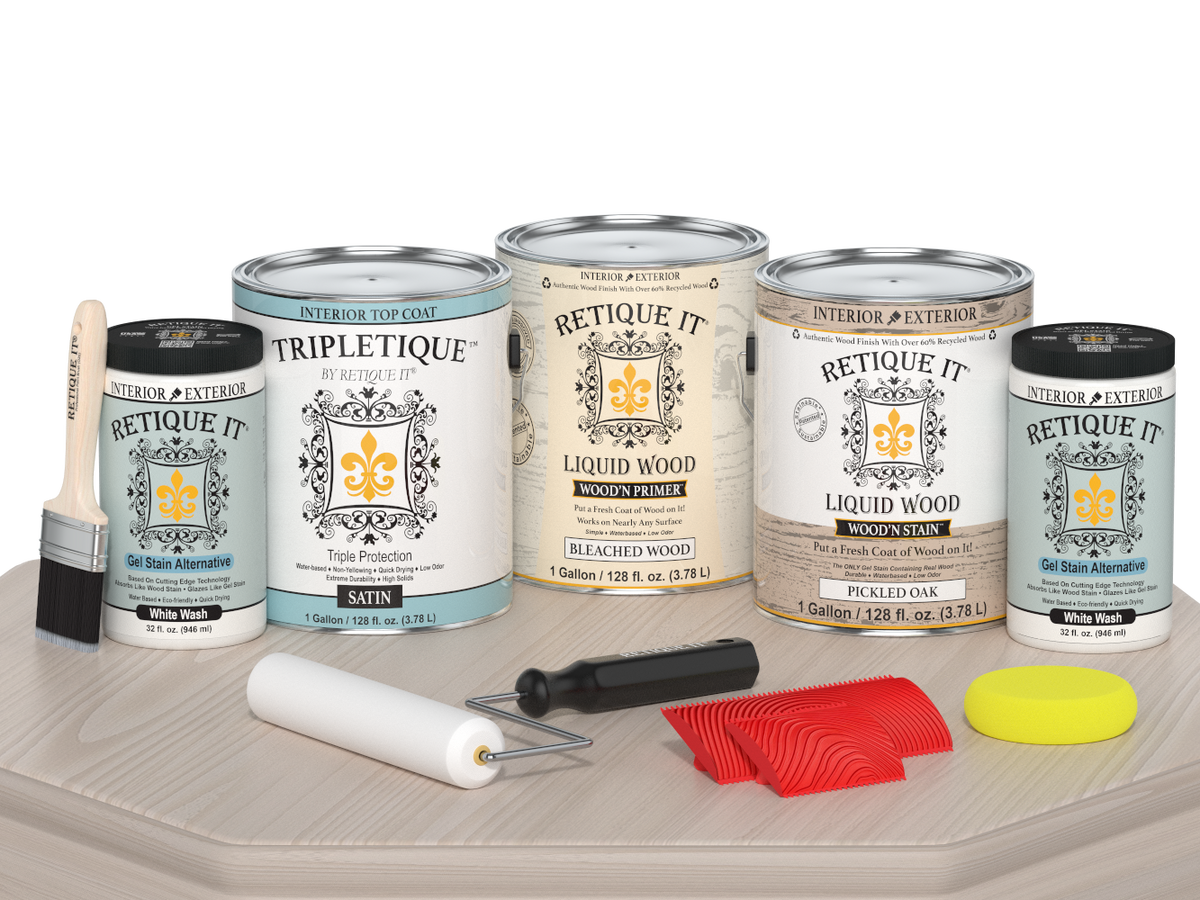 Retique It Wood'n Finish Kit in satin, featuring a wood surface sample with a smooth, polished finish.