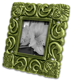 DecoArt Metallic Lustre Lavish Green metallic craft paint in 1 oz container
